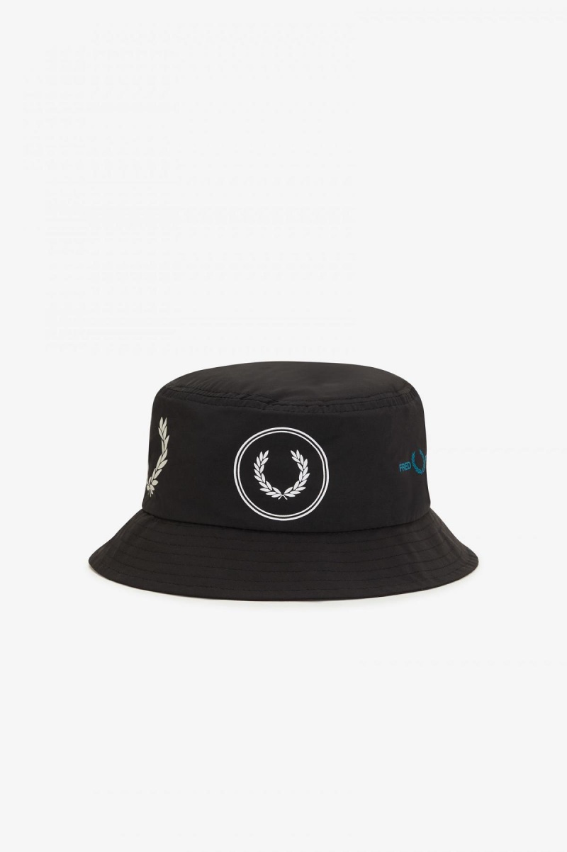 Fred Perry Grafiske Branding Bucket Hatt Accessories Svarte | NONZX14999