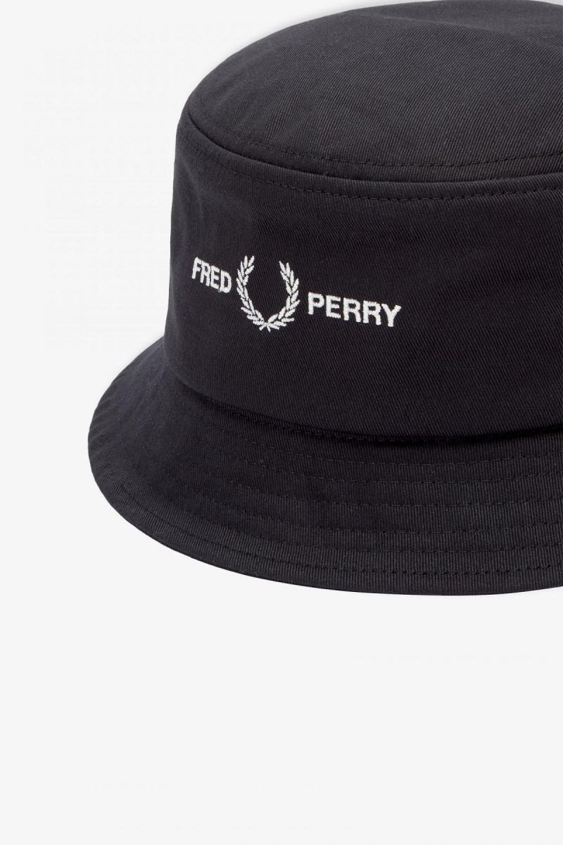 Fred Perry Twill Grafiske Branding Bucket Hatt Accessories Svarte | UNOND96886